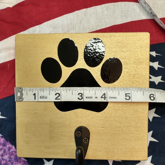 Dog leash holder wooden black paws hand crafted 5.5 X 6 - Picture 6 of 7